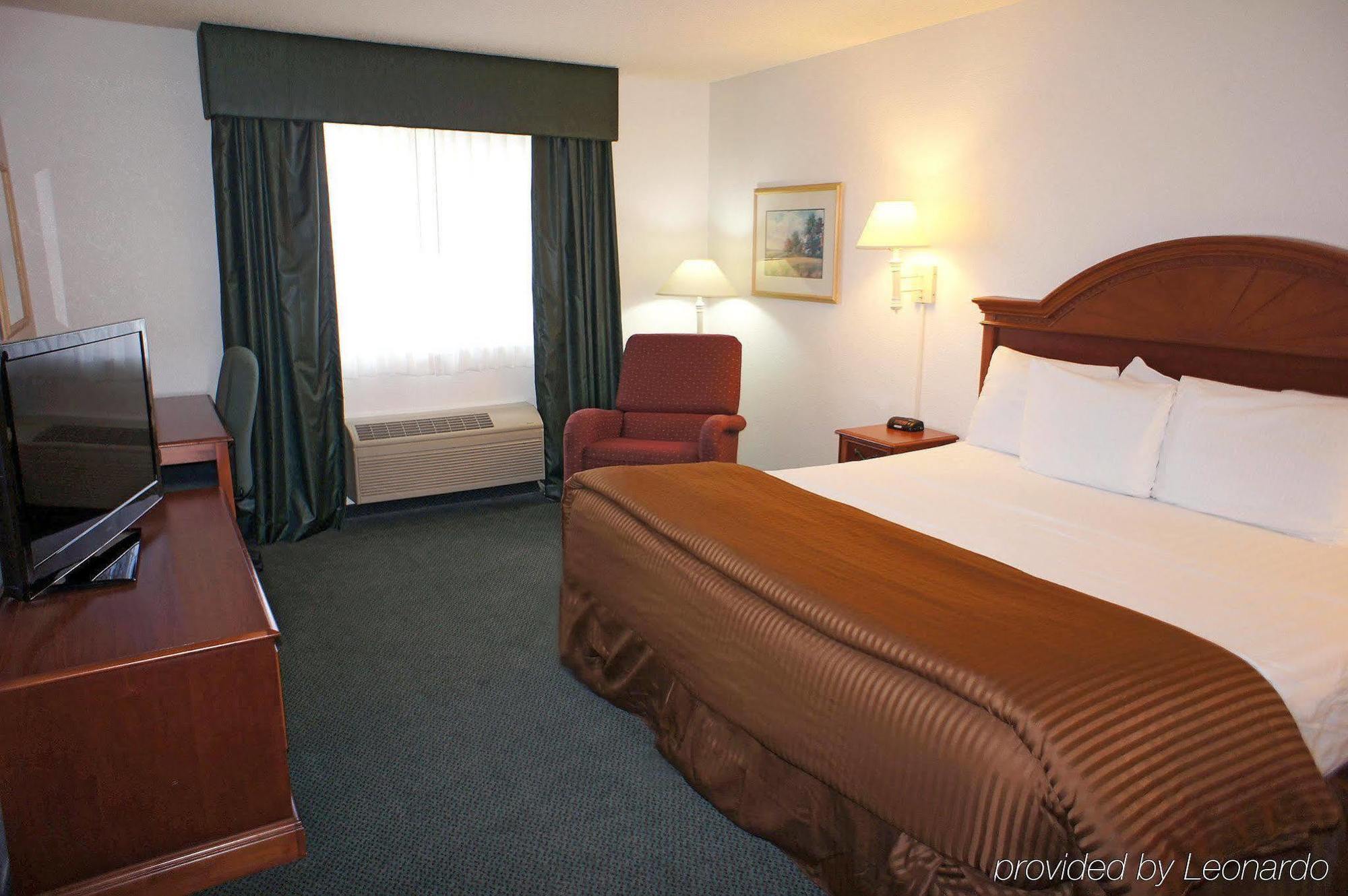 威斯敏斯特品质酒店及套房 - 布鲁姆菲尔德 外观 照片